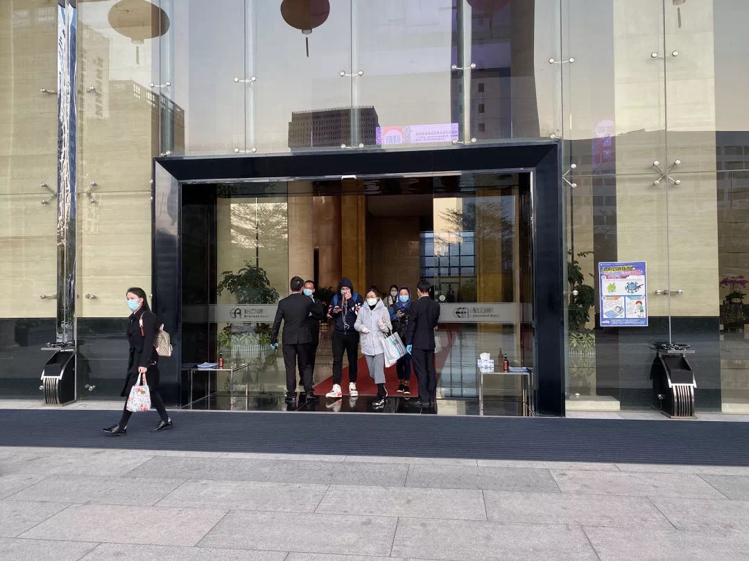 jinnianhui今年会上下齐心战“疫”情，党旗飘扬在一线